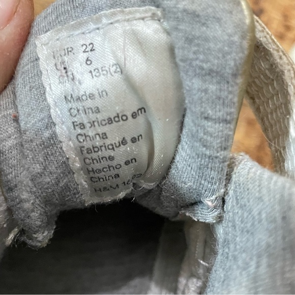 ADORABLE H&M Unisex GOLD high tops sneakers Double Velcro closure - Picture 10 of 11